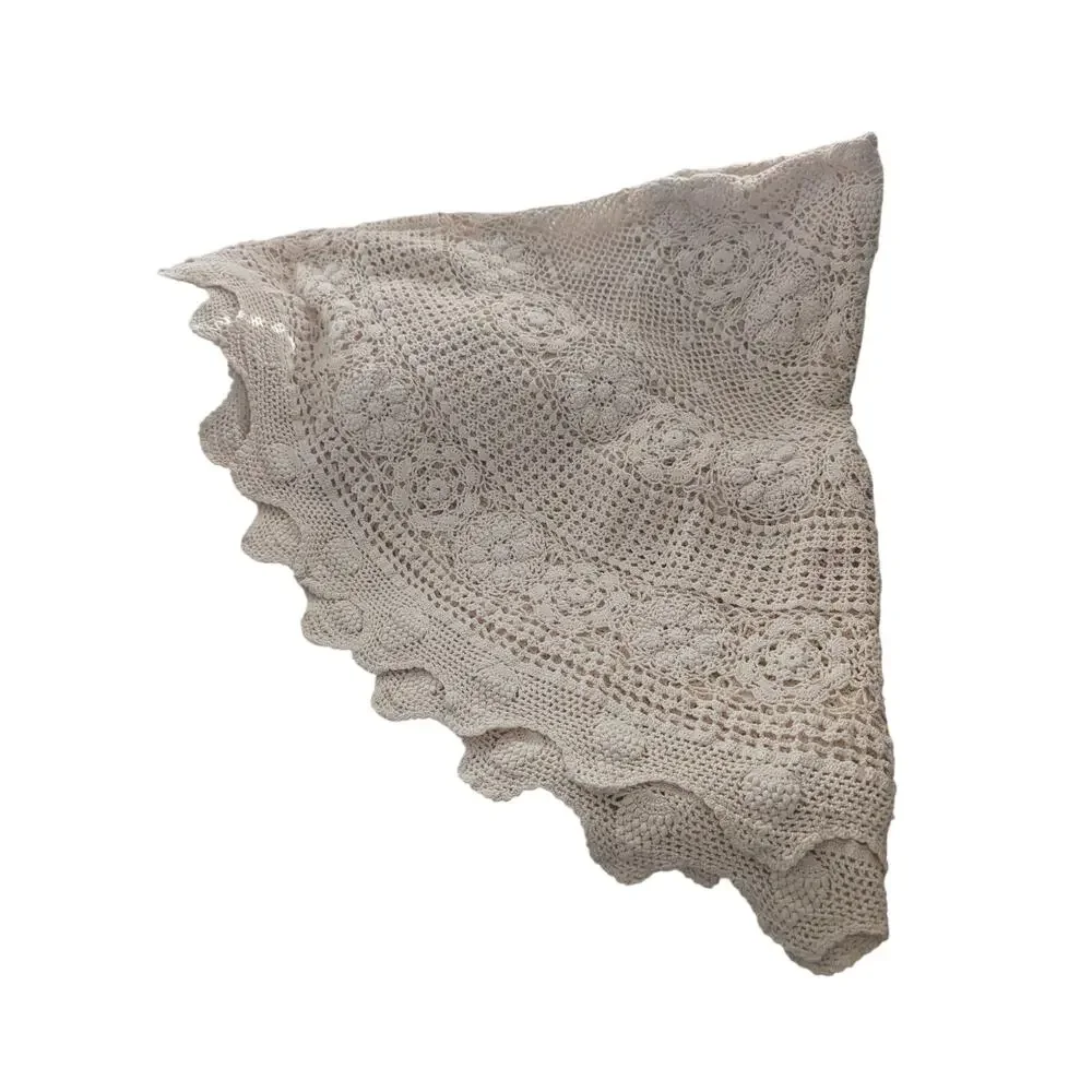 GORGEOUS VINTAGE FLORAL & LACE CREAM CROCHETED TABLECLOTH, CIRCULAR! 68